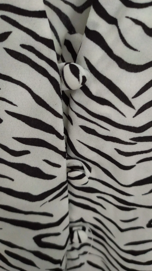 Beautiful vintage zebra print blouse. Renuar. Size 36-M. Very good condition